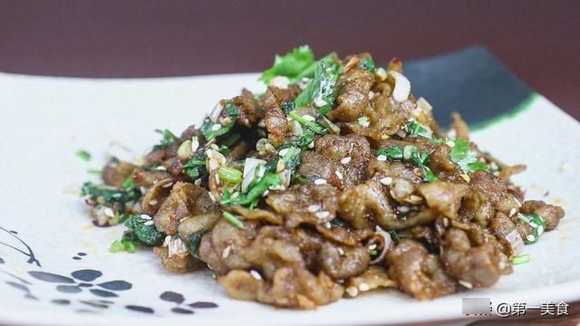 简单实用的孜然羊肉做法，几分钟就是一道菜，一看都想吃