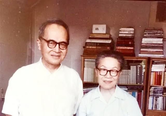 向达!钱钟书女儿为父亲作了一幅画,杨绛欣赏完捧腹大笑,笑称太形象了