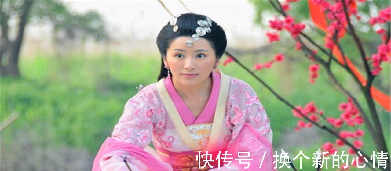 上联&此为千古绝对,一语双关,下联“小妹怕日手遮阴”,上联更为精彩