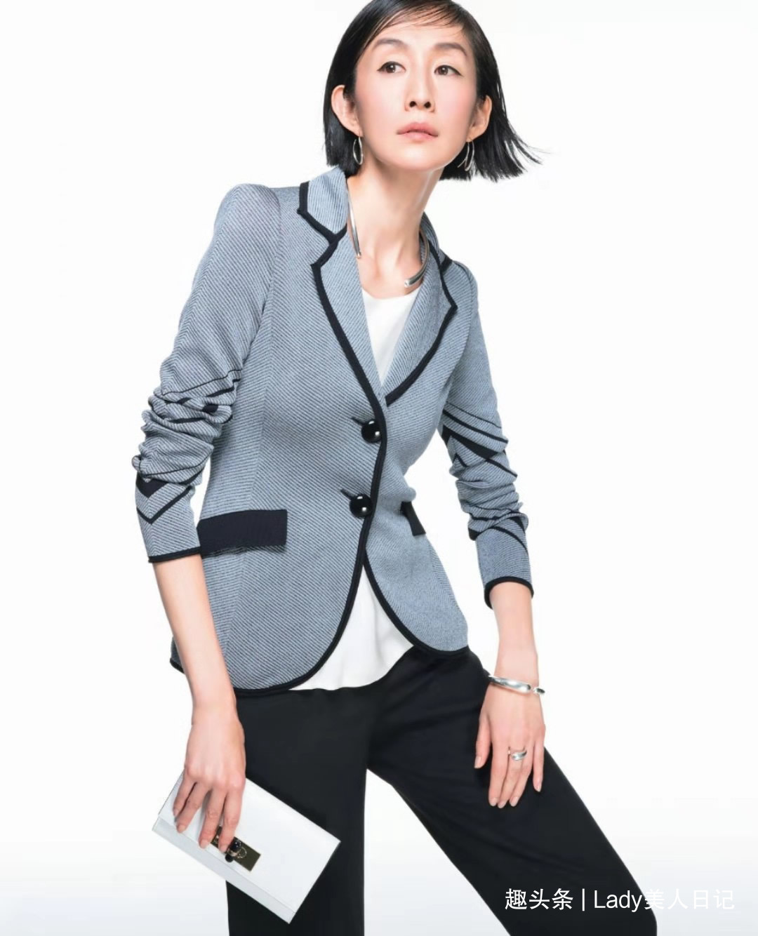 睿智型|为什么睿智的女人更厉害深度解析“大女人风”造型,权威有气场