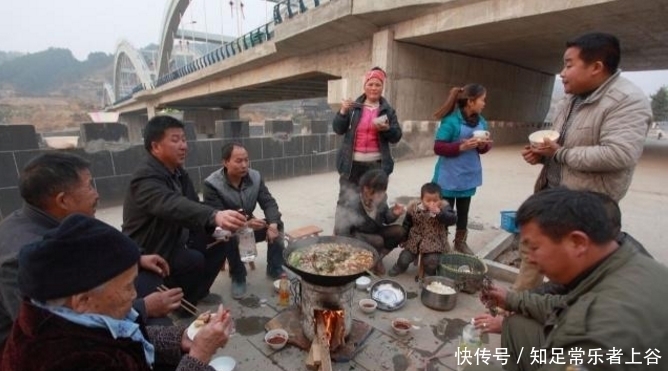 海底|这才叫火锅,你吃的只能叫麻辣烫,网友:比海底捞都更有味!