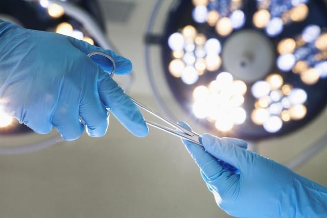 生殖器|科索沃67岁男子因腹部肿块做手术，被医生发现竟有女性生殖器