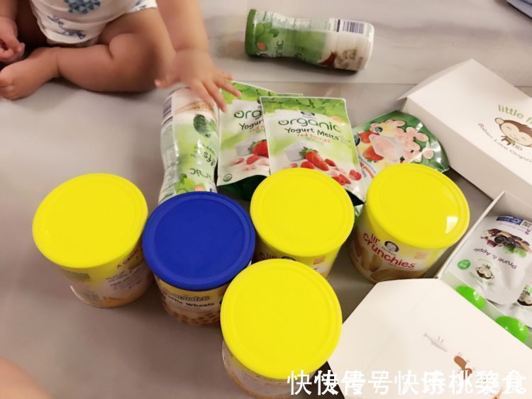 锻炼|榨成汁、切成块?1岁以下宝宝吃水果三不要,这样做有营养还防噎