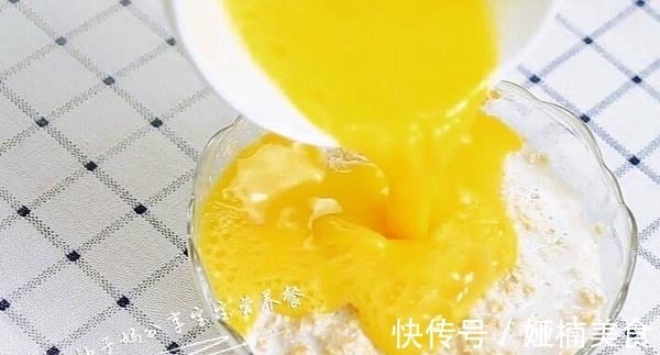 蓝莓|营养早餐这么做，无油无糖超简单，闺女闻着香气起床，一碗不够吃