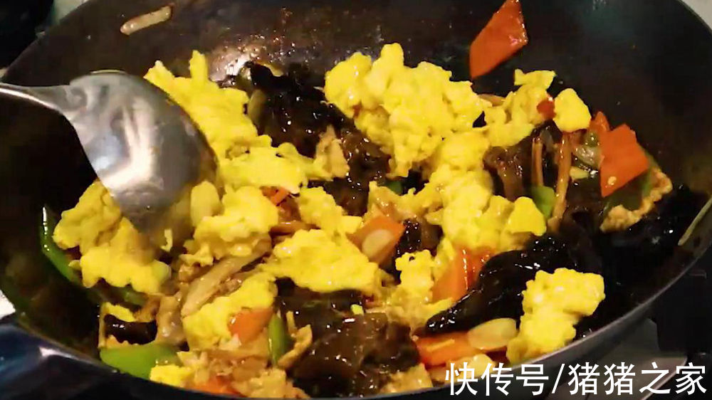 北方特色菜木须肉的家常做法,嫩滑鲜香色泽诱人,很适合老人小孩