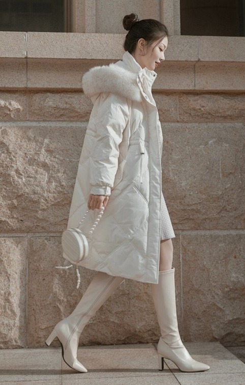 长筒靴|冬天穿“小白靴”更惊艳,显瘦耐看还减龄,配大衣美极了!
