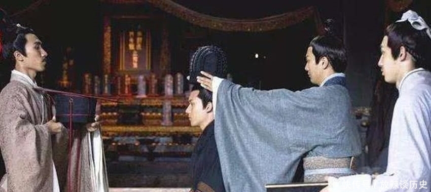 未来|当下很多年轻人都提倡穿汉服,汉服会不会成为未来服装的主流