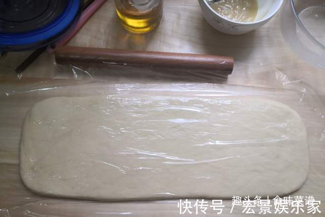 高筋面粉|炸油条没必要加泡打粉，教你油条店的老配方，油条蓬松酥脆有韧劲