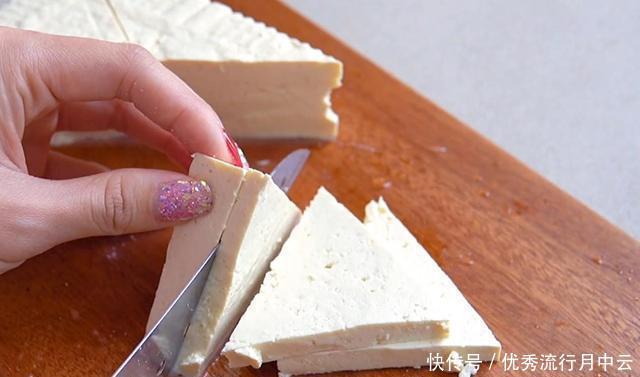 不到|白菜这样做,有菜有蛋有豆腐,出锅汤汁儿都不剩!成本不到10块钱