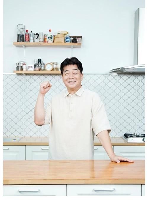 圭賢|Superjunior成員圭賢攜手白宗元出席電視節(jié)目發(fā)布會