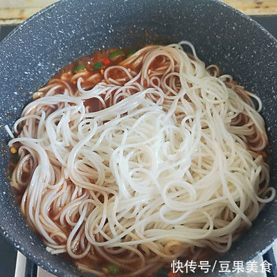 有了韩式辣椒酱拌面，老公每天多吃一碗饭