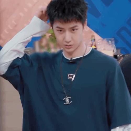 一起火锅吧|王一博:《一起火锅吧》改时间了,调整到每周日晚8点播出啦!