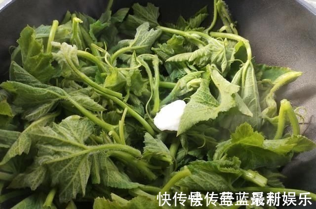 宿便|这蔬菜浑身都是宝,一分钱不花,刮油清肠排宿便,可惜很多人扔掉