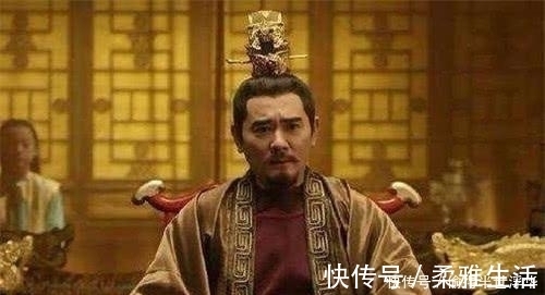 曹嵩|调皮孩子贪玩爬上龙椅,皇帝:好玩吗?孩子机智答6字,顺利登基