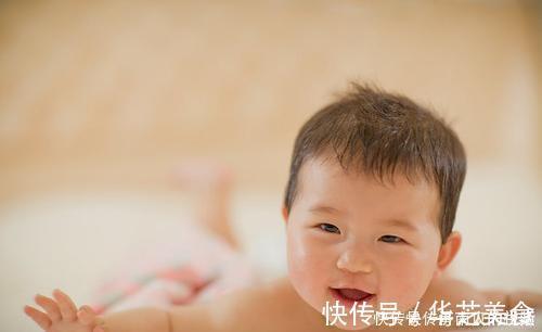 身材比例|宝宝因颈部太长走红,纤细修长惹人羡慕,网友:这么小就有天鹅颈