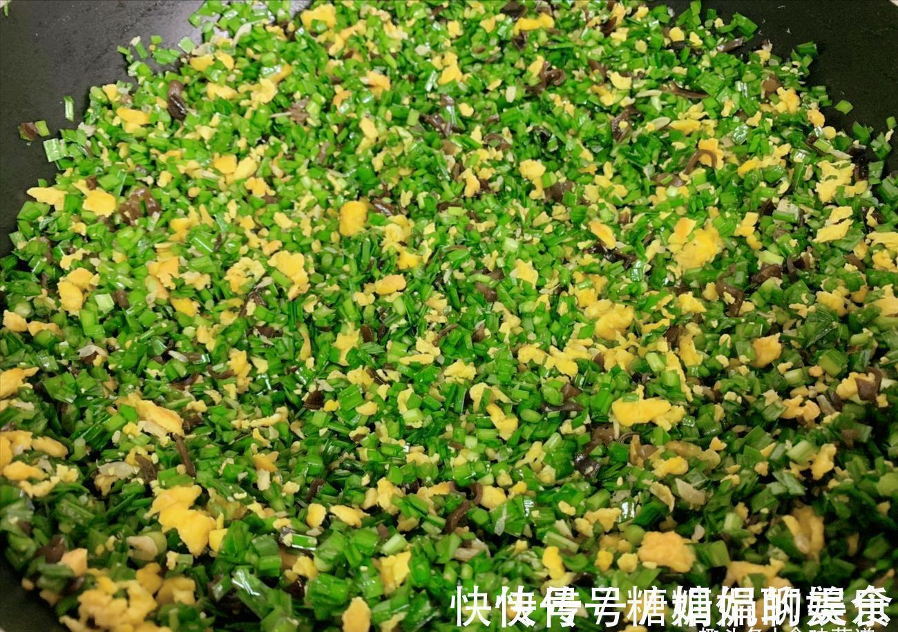 饺子皮|韭菜馅要怎么调才好吃？牢记“3不放”，饺子鲜嫩多汁，没有异味