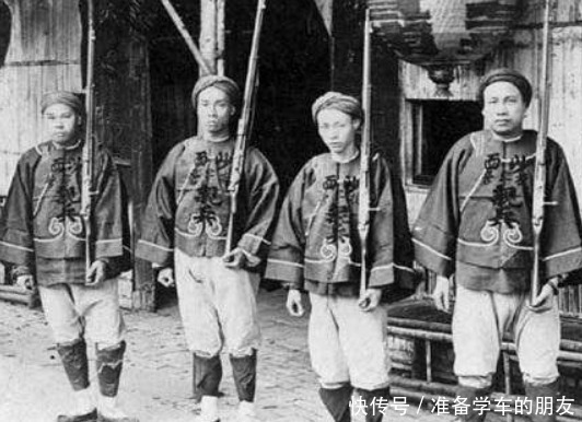 曾国潘|晚清名臣曾国藩挖了大坑断送清王朝,到底是功臣还是罪人