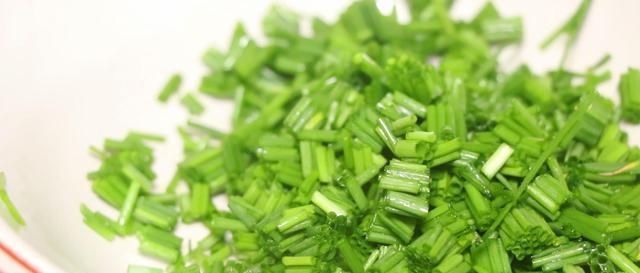 比买|教你做家常葱花饼,不用油酥,个个美味又起层,比买的都好吃