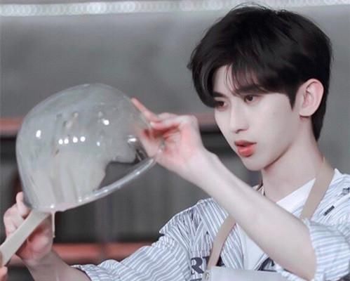 氪金|《哥哥》霍尊马赛克加身,综艺或集体“退流”,下一个会是谁呢?