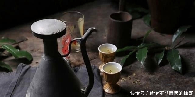 瀑布&历史上最励志一首诗,前2句抛砖引玉,后2句豪气干云,合称经典