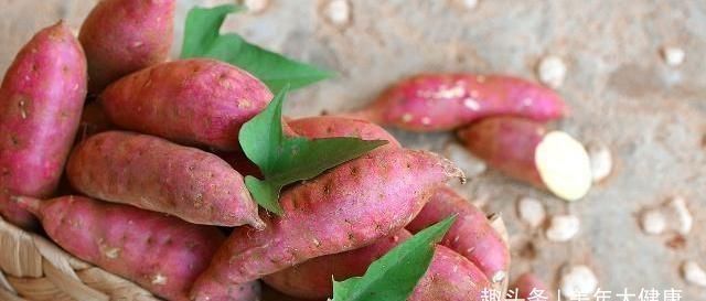 饱腹感|公认的最狠瘦身主食，土豆排名垫底，每天换着吃，刮油清肠降体重