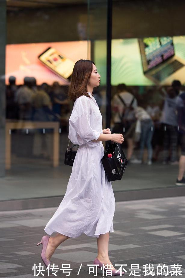 衣服不在多、关键在配色，今秋流行这3种配色单品，穿对了才时髦