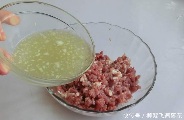 肉馅|白菜做馅别直接拌,面点师告诉你详细做法,饱满不出水,鲜香好吃