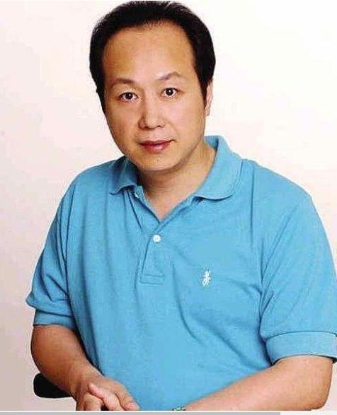 罗京病逝11年,职业生涯最难稿件曝光,李瑞英播报声音都在颤抖