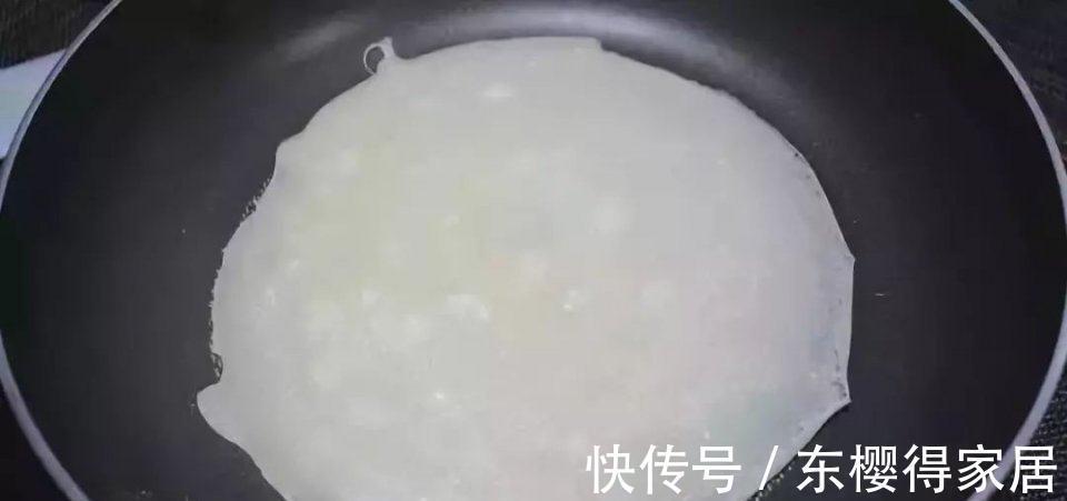 做法|韭菜盒子新做法,不揉面,不擀面,筷子搅一搅,做法超简单!