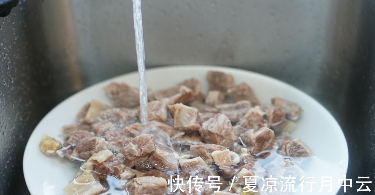牛腩|香浓好吃的咖喱，搭配上软烂的牛腩肉，真美味！