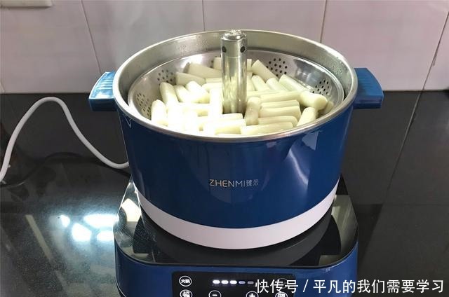 家常炒年糕，炒前多加一步，年糕软糯Q弹，入味好吃还不粘锅