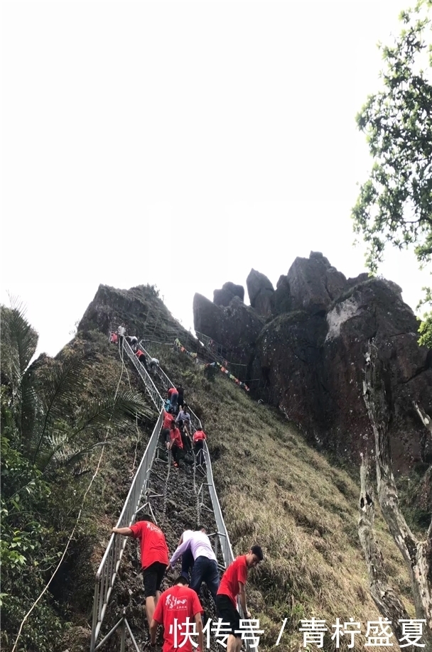 登上海南名山之一，领略七仙岭原始森林风貌