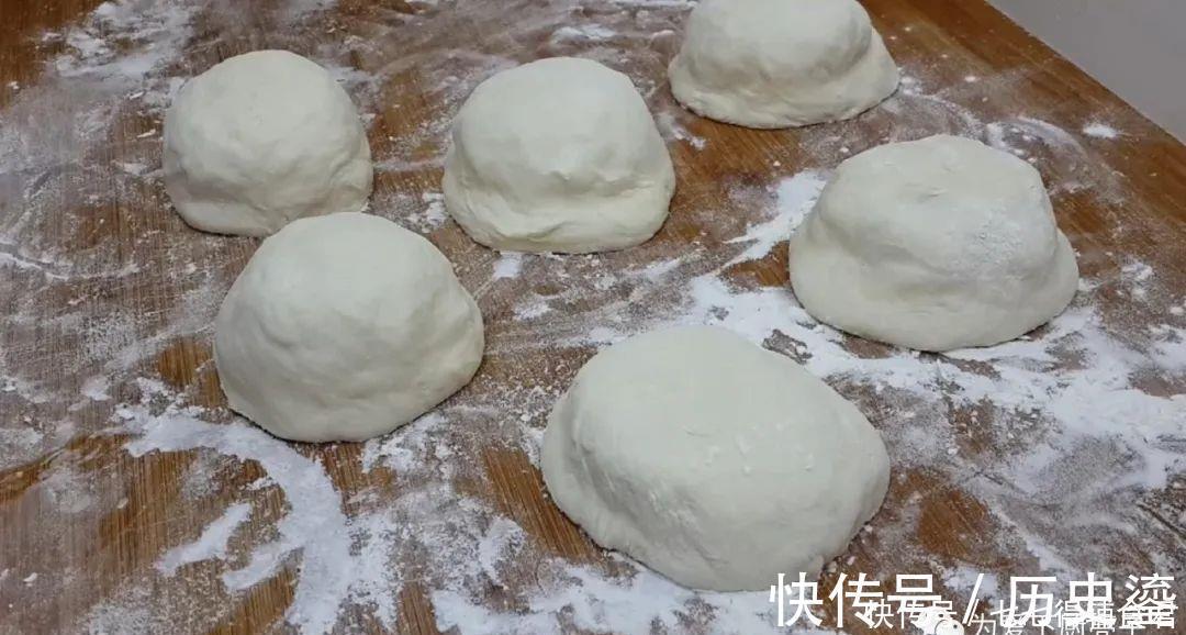 红薯馅饼|红薯别只会烤着吃了，锅里蒸一蒸，个个松软香甜，想吃都买不到