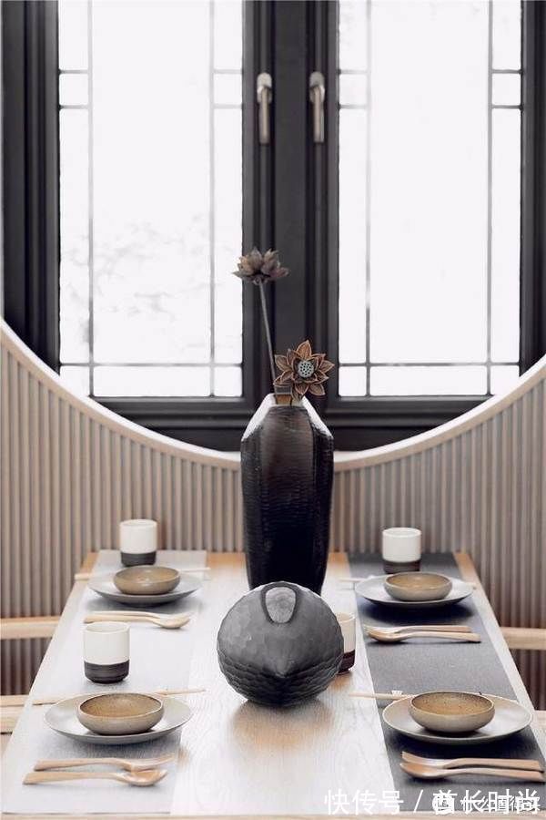 风格|新中式风格怎样避免庸俗?搭配中式花窗,分分钟刷爆朋友圈!