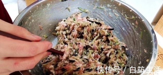 茄子我家最爱这样吃，不用蒸，不用炒，不凉拌，隔三差五不吃就馋