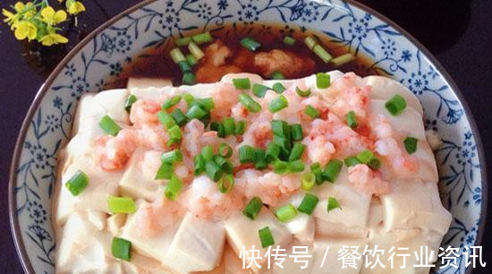 五花肉|美食推荐:白玉菇炒莴笋,酱爆肉片,鲫鱼西红柿汤的做法