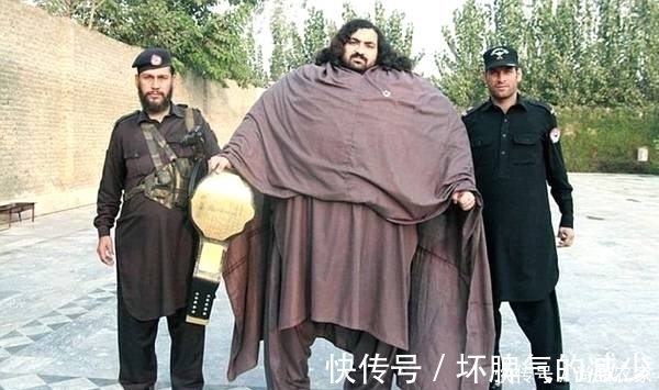 哈亚特|人的体重870斤是什么概念?吃一顿饭等于我吃三天的饭