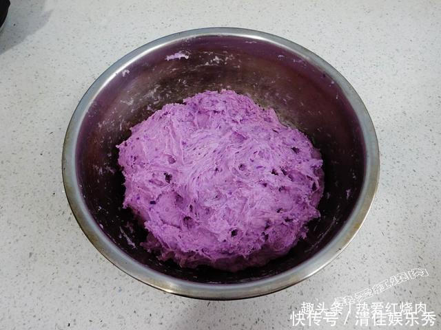 做成|紫薯别总蒸着吃了,加点面粉做成大发糕,蓬松暄软比蛋糕都好吃
