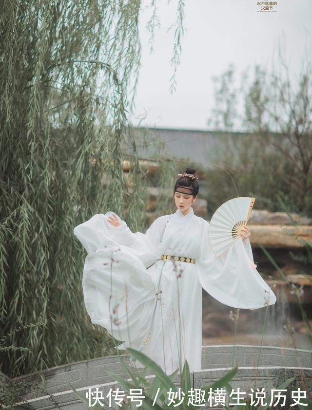 浅色系|谁说汉服很厚重那些仙气飘飘的浅色系汉服,轻盈又飘逸