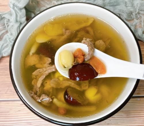 简单|冬季进补,少吃猪肉多喝此汤,简单易学,气血足了,脸色更红润