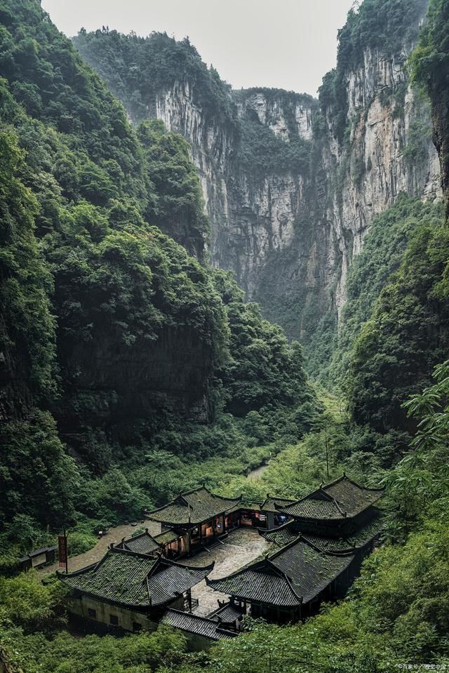 剑侠#侠客归隐诗词9首至此离开山寨上，夫妻愿做育花农