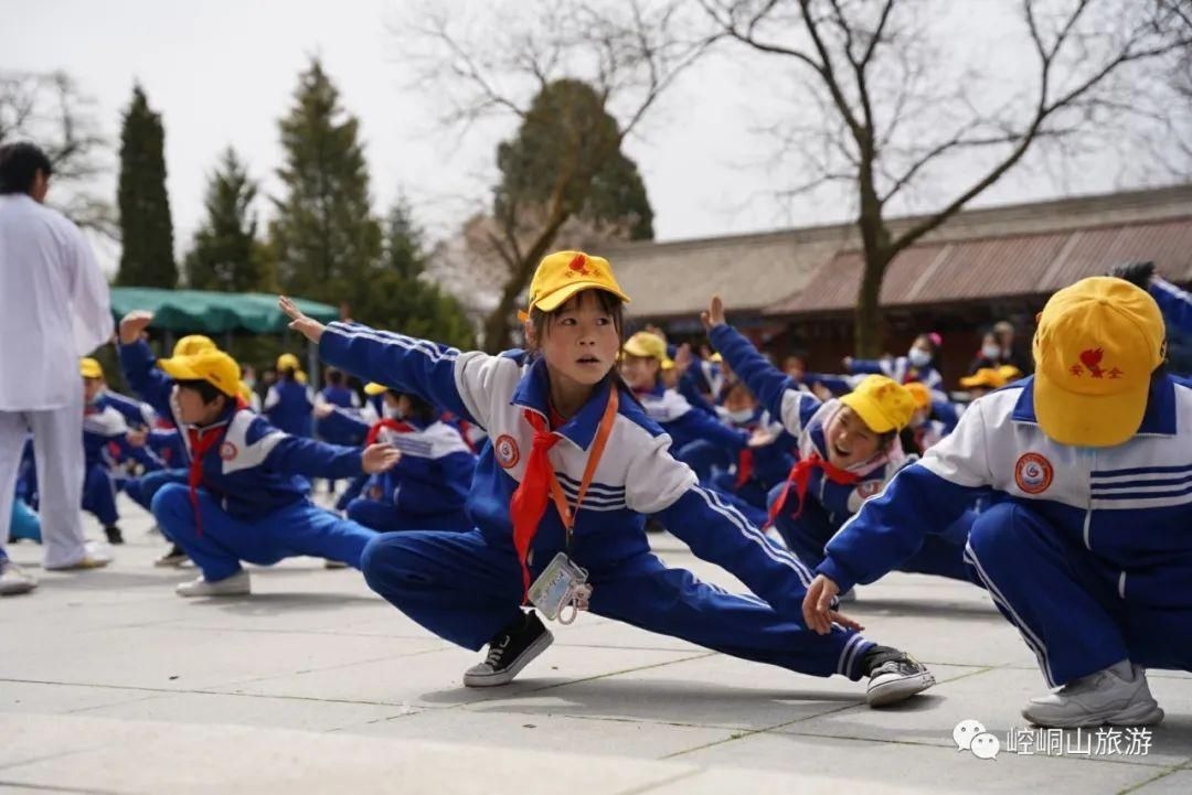 崆峒山景区掀起春季研学游热潮！