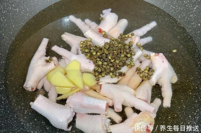 教给|红烧鸡爪怎么做好吃秘制配方教给你,香辣软糯入味,花钱买不到