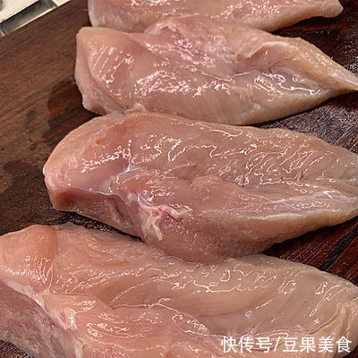 鸡胸肉|记住这几个小技巧！新手也能做炸鸡排