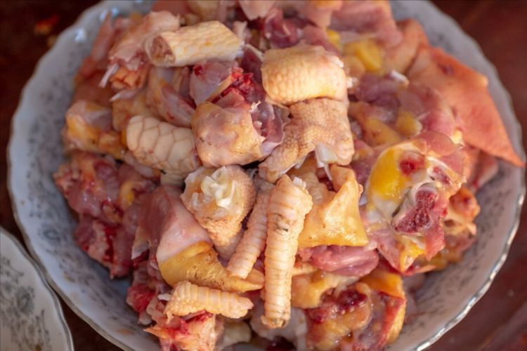 炖鸡汤,记住“4放2不放”技巧,汤汁鲜美鲜亮,鸡肉嫩滑不腥