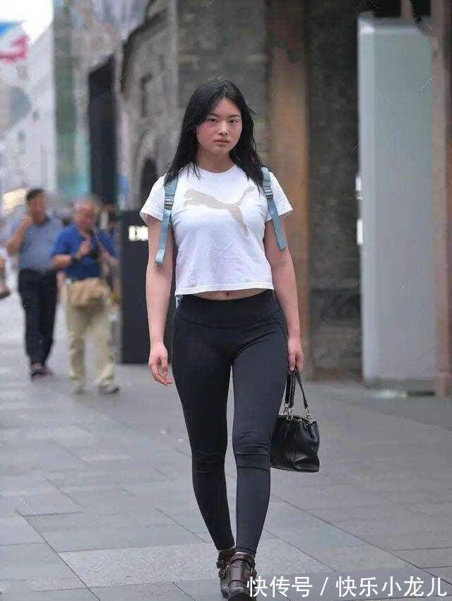 上衣 打底裤和生活一样,整体看起来美不胜收,落落大方