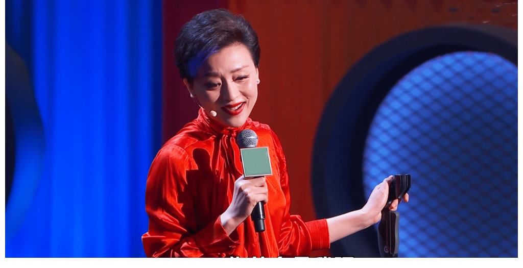 李诞|《脱口秀大会4》首播，领笑员杨澜被吐槽格格不入，你可能没看懂李诞的3个小心思