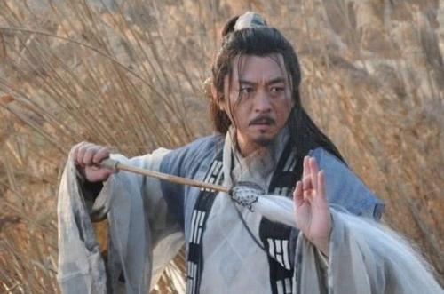 水浒$水浒中有位高手,十招之内能生擒武松鲁智深,林冲见他转身就走