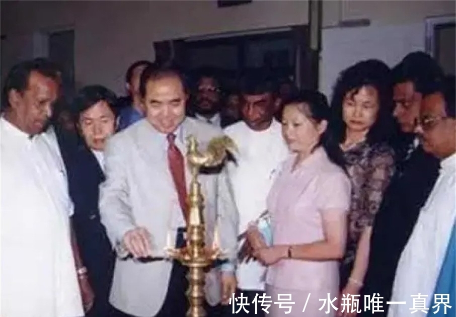 许世$流落在中国的外国公主，皇室请她继承财产被拒绝，并说已扎根中国