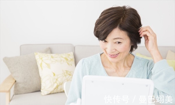 刘海|40,50岁女人发型别乱剪,几款流行的中年发型,换对才年轻